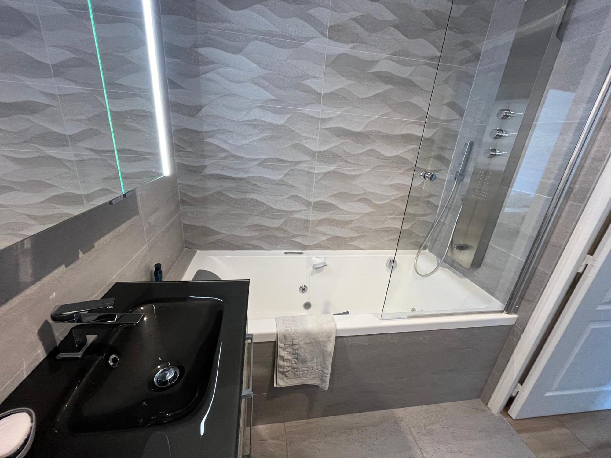 Appartement Entierement Equipe Charbonnières-les-Bains Buitenkant foto